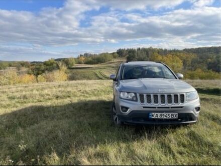 Сірий Джип Compass, об'ємом двигуна 2.4 л та пробігом 150 тис. км за 11800 $, фото 1 на Automoto.ua