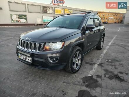 Джип Compass 2016 у Павлограде на Automoto.ua Сірий Джип Compass, об'ємом двигуна 2.36 л та пробігом 114 тис. км за 11100 $, фото 1 на Automoto.ua