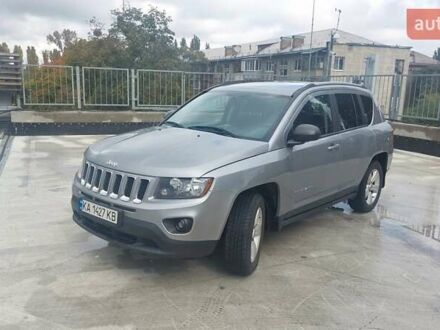 Джип Компас 2016 в Киеве на Automoto.ua Серый Джип Компас, объемом двигателя 2.36 л и пробегом 199 тыс. км за 10000 $, фото 1 на Automoto.ua