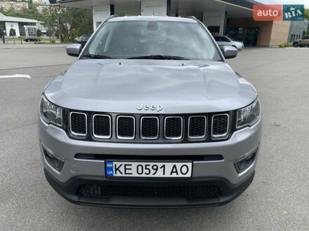 Джип Compass 2017 у Дніпро (Дніпропетровську) на Automoto.ua Сірий Джип Compass, об'ємом двигуна 2.36 л та пробігом 126 тис. км за 15000 $, фото 1 на Automoto.ua