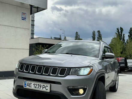 Джип Компас 2017 в Киеве на Automoto.ua Серый Джип Компас, объемом двигателя 2.36 л и пробегом 120 тыс. км за 14900 $, фото 1 на Automoto.ua