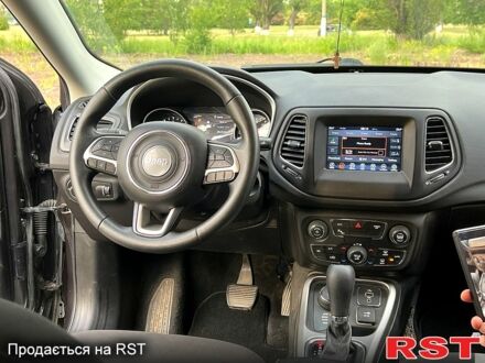 Серый Джип Компас, объемом двигателя 2.4 л и пробегом 120 тыс. км за 13800 $, фото 1 на Automoto.ua
