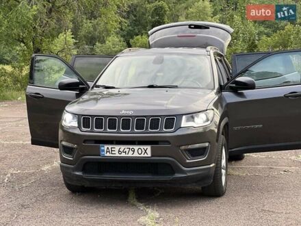 Джип Компас 2017 в Каменское - Днепродзержинск на Automoto.ua Серый Джип Компас, объемом двигателя 2.36 л и пробегом 119 тыс. км за 14600 $, фото 1 на Automoto.ua