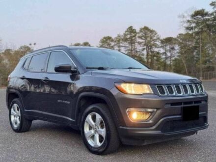 Джип Компас 2018 в Киеве на Automoto.ua Серый Джип Компас, объемом двигателя 2.4 л и пробегом 75 тыс. км за 12800 $, фото 1 на Automoto.ua