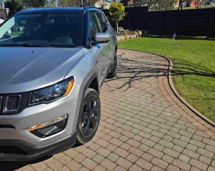 Сірий Джип Compass, об'ємом двигуна 2.4 л та пробігом 103 тис. км за 9400 $, фото 1 на Automoto.ua