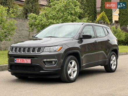 Джип Compass 2018 у Рівному на Automoto.ua Сірий Джип Compass, об'ємом двигуна 2.36 л та пробігом 187 тис. км за 12800 $, фото 1 на Automoto.ua