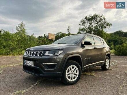 Джип Compass 2018 у Кам'янське (Дніпродзержинськ) на Automoto.ua Сірий Джип Compass, об'ємом двигуна 2.36 л та пробігом 119 тис. км за 15250 $, фото 1 на Automoto.ua