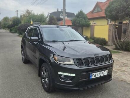 Джип Компас 2018 в Киеве на Automoto.ua Серый Джип Компас, объемом двигателя 2.36 л и пробегом 90 тыс. км за 15990 $, фото 1 на Automoto.ua
