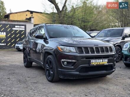 Джип Compass 2018 у Львові на Automoto.ua Сірий Джип Compass, об'ємом двигуна 2.36 л та пробігом 163 тис. км за 15000 $, фото 1 на Automoto.ua