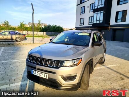 Сірий Джип Compass, об'ємом двигуна 2.4 л та пробігом 175 тис. км за 15700 $, фото 1 на Automoto.ua