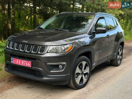 Сірий Джип Compass, об'ємом двигуна 2.4 л та пробігом 117 тис. км за 13999 $, фото 1 на Automoto.ua