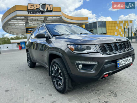 Джип Compass 2018 у Харкові на Automoto.ua Сірий Джип Compass, об'ємом двигуна 2.36 л та пробігом 98 тис. км за 16500 $, фото 1 на Automoto.ua