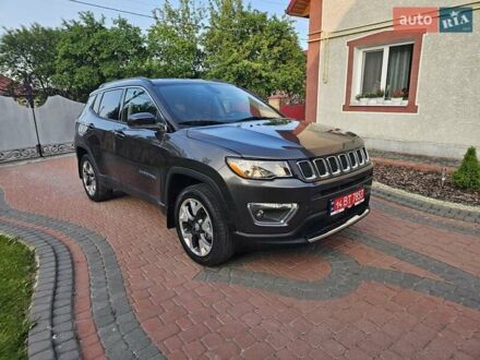 Джип Compass 2018 у Тернополі на Automoto.ua Сірий Джип Compass, об'ємом двигуна 2.36 л та пробігом 80 тис. км за 14900 $, фото 1 на Automoto.ua