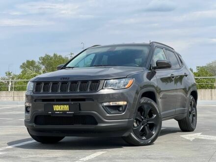 Джип Компас 2019 в Киеве на Automoto.ua Серый Джип Компас, объемом двигателя 2.4 л и пробегом 82 тыс. км за 15850 $, фото 1 на Automoto.ua