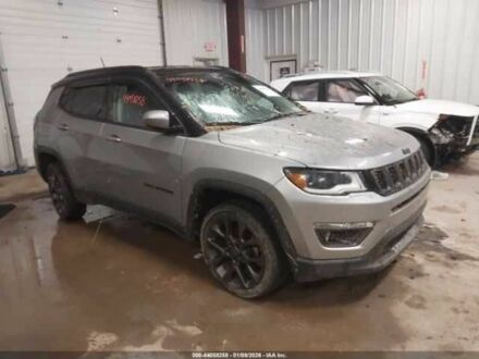 Сірий Джип Compass, об'ємом двигуна 2.4 л та пробігом 113 тис. км за 3000 $, фото 1 на Automoto.ua