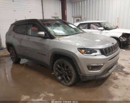 Серый Джип Компас, объемом двигателя 2.4 л и пробегом 113 тыс. км за 3000 $, фото 1 на Automoto.ua