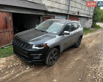 Серый Джип Компас, объемом двигателя 2.36 л и пробегом 65 тыс. км за 13500 $, фото 1 на Automoto.ua