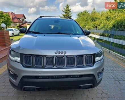 Джип Compass 2019 у Первомайськ на Automoto.ua Сірий Джип Compass, об'ємом двигуна 2.36 л та пробігом 195 тис. км за 17800 $, фото 1 на Automoto.ua