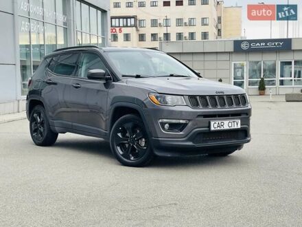Джип Compass 2019 у Києві на Automoto.ua Сірий Джип Compass, об'ємом двигуна 2.36 л та пробігом 84 тис. км за 17800 $, фото 1 на Automoto.ua