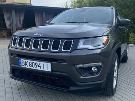Джип Compass 2019 у Рівному на Automoto.ua Сірий Джип Compass, об'ємом двигуна 2.36 л та пробігом 113 тис. км за 13900 $, фото 1 на Automoto.ua