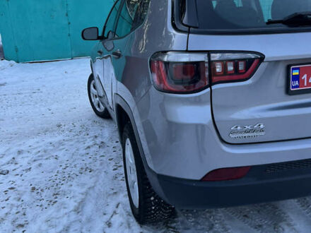 Серый Джип Компас, объемом двигателя 2.4 л и пробегом 140 тыс. км за 11900 $, фото 1 на Automoto.ua