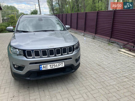 Джип Компас 2020 в Днепре (Днепропетровске) на Automoto.ua Серый Джип Компас, объемом двигателя 2.36 л и пробегом 36 тыс. км за 18200 $, фото 1 на Automoto.ua