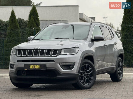 Джип Компас 2020 в Киеве на Automoto.ua Серый Джип Компас, объемом двигателя 2.4 л и пробегом 130 тыс. км за 17350 $, фото 1 на Automoto.ua