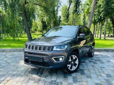 Джип Компас 2020 в Киеве на Automoto.ua Серый Джип Компас, объемом двигателя 2 л и пробегом 65 тыс. км за 20666 $, фото 1 на Automoto.ua