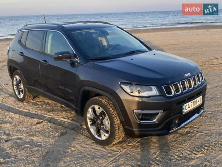 Джип Compass 2020 у Черкасах на Automoto.ua Сірий Джип Compass, об'ємом двигуна 2.36 л та пробігом 62 тис. км за 18200 $, фото 1 на Automoto.ua