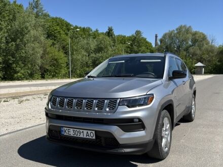 Джип Компас 2021 в Днепре (Днепропетровске) на Automoto.ua Серый Джип Компас, объемом двигателя 2.4 л и пробегом 98 тыс. км за 15300 $, фото 1 на Automoto.ua