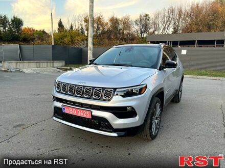 Серый Джип Компас, объемом двигателя 2 л и пробегом 2 тыс. км за 24000 $, фото 1 на Automoto.ua