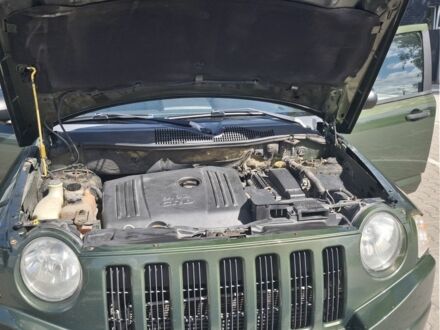 Зелений Джип Compass, об'ємом двигуна 2 л та пробігом 340 тис. км за 4299 $, фото 1 на Automoto.ua