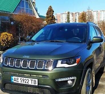 Джип Компас 2018 в Днепре (Днепропетровске) на Automoto.ua Зеленый Джип Компас, объемом двигателя 2.36 л и пробегом 89 тыс. км за 15800 $, фото 1 на Automoto.ua