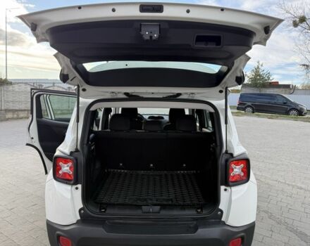 Білий Джип Інша, об'ємом двигуна 2.4 л та пробігом 177 тис. км за 13900 $, фото 9 на Automoto.ua