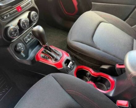 Белый Джип Другая, объемом двигателя 2.4 л и пробегом 88 тыс. км за 7800 $, фото 10 на Automoto.ua