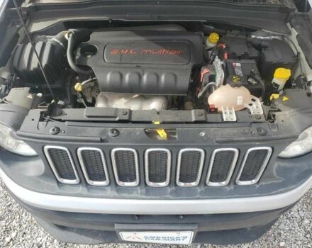 Белый Джип Другая, объемом двигателя 2.4 л и пробегом 144 тыс. км за 2100 $, фото 10 на Automoto.ua