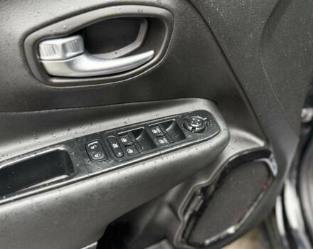 Черный Джип Другая, объемом двигателя 2.4 л и пробегом 189 тыс. км за 12500 $, фото 7 на Automoto.ua