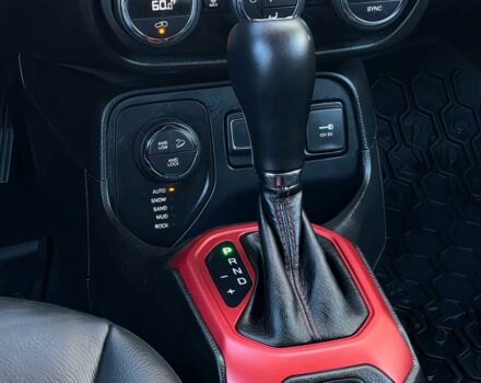 Черный Джип Другая, объемом двигателя 2.4 л и пробегом 74 тыс. км за 8000 $, фото 9 на Automoto.ua