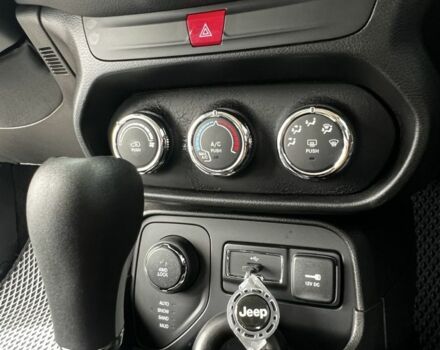 Черный Джип Другая, объемом двигателя 2.4 л и пробегом 121 тыс. км за 13000 $, фото 18 на Automoto.ua