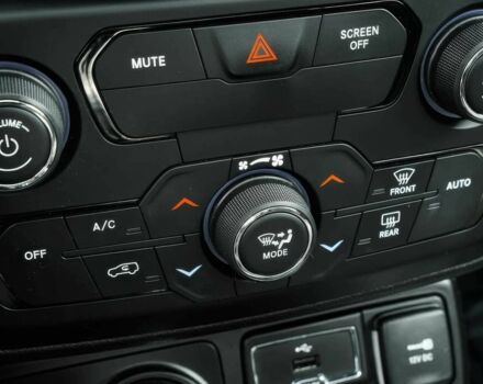 Черный Джип Другая, объемом двигателя 2.4 л и пробегом 44 тыс. км за 1100 $, фото 7 на Automoto.ua