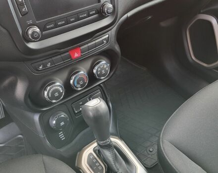 Красный Джип Другая, объемом двигателя 2.4 л и пробегом 167 тыс. км за 291 $, фото 4 на Automoto.ua