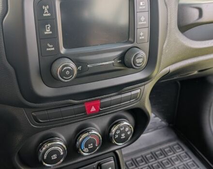 Сірий Джип Інша, об'ємом двигуна 2.4 л та пробігом 190 тис. км за 13400 $, фото 17 на Automoto.ua