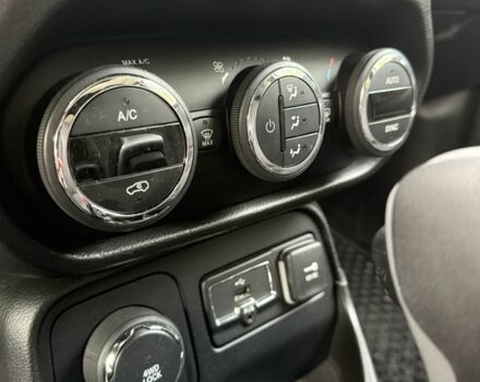 Серый Джип Другая, объемом двигателя 2.4 л и пробегом 156 тыс. км за 13200 $, фото 15 на Automoto.ua