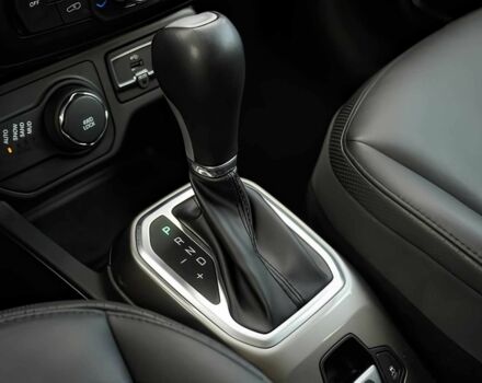 Серый Джип Другая, объемом двигателя 2.4 л и пробегом 47 тыс. км за 9500 $, фото 9 на Automoto.ua