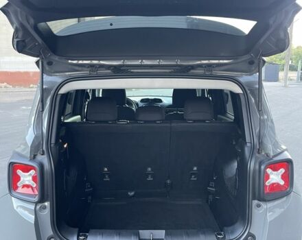 Сірий Джип Інша, об'ємом двигуна 2.4 л та пробігом 80 тис. км за 10900 $, фото 5 на Automoto.ua