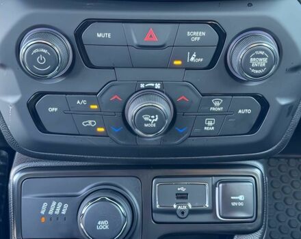 Серый Джип Другая, объемом двигателя 1.3 л и пробегом 27 тыс. км за 6500 $, фото 10 на Automoto.ua