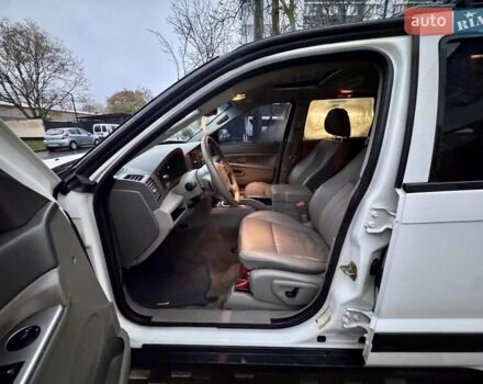 Белый Джип Гранд Чероки, объемом двигателя 4.7 л и пробегом 228 тыс. км за 7400 $, фото 36 на Automoto.ua