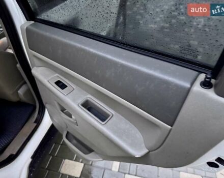 Белый Джип Гранд Чероки, объемом двигателя 4.7 л и пробегом 228 тыс. км за 7400 $, фото 65 на Automoto.ua