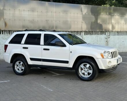 Белый Джип Гранд Чероки, объемом двигателя 4.7 л и пробегом 225 тыс. км за 7800 $, фото 1 на Automoto.ua