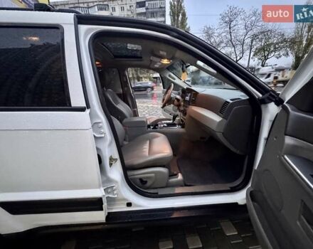 Белый Джип Гранд Чероки, объемом двигателя 4.7 л и пробегом 228 тыс. км за 7400 $, фото 49 на Automoto.ua